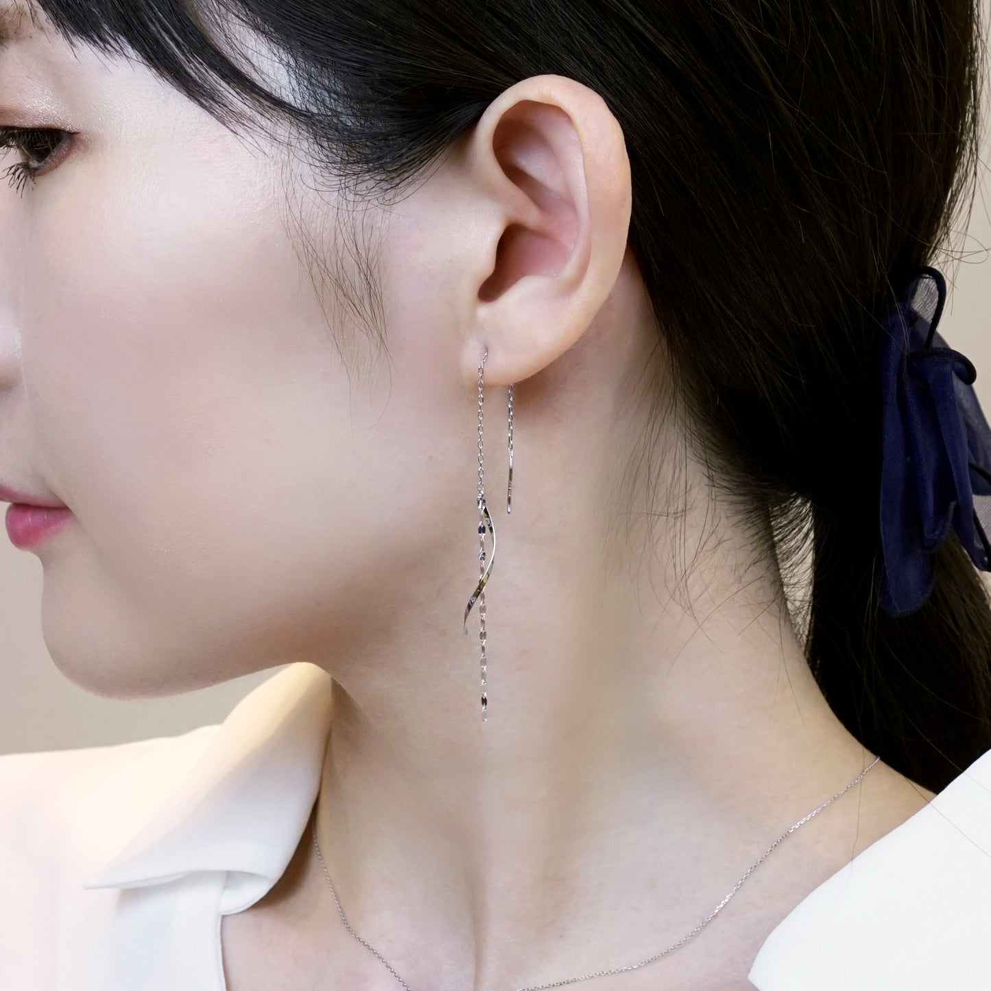 14K/10K White Gold Twisted Long Threader Earrings - Model Image