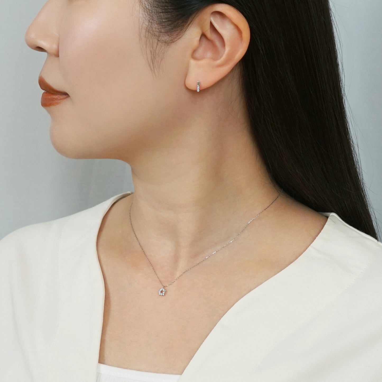 Platinum Diamond Star Wreath Necklace - Model Image