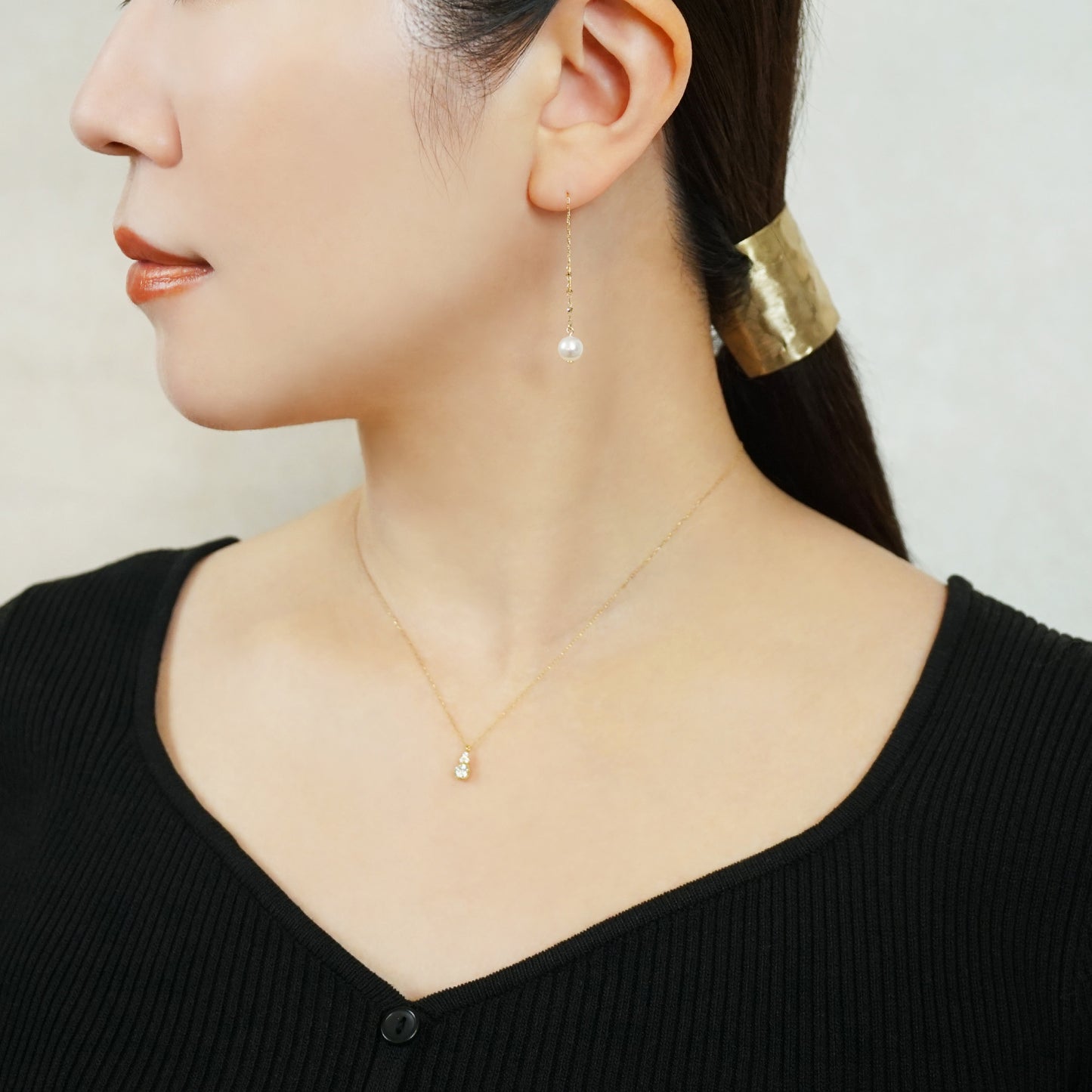 18K/10 Akoya Pearl Chain Type Earrings (Yellow Gold) - Model Image
