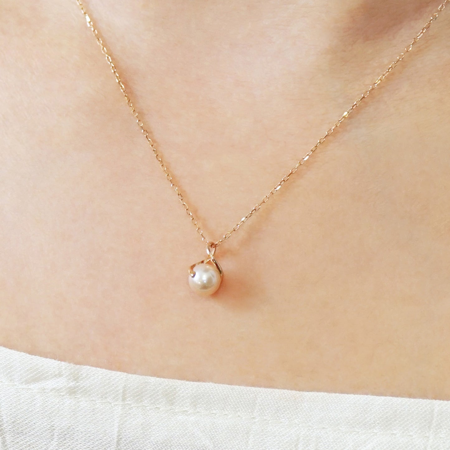 10K Freshwater Pearl Infinity Necklace (Rose Gold) - Model Image