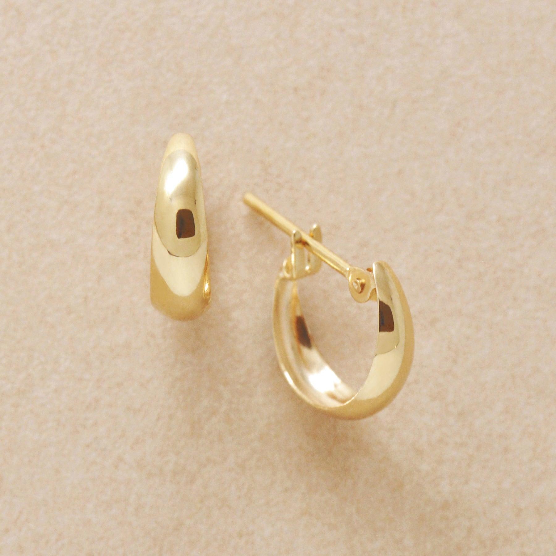 18K/10K Chunky Mini Hoop Earrings (Yellow Gold) – TAKE-UP Jewelry