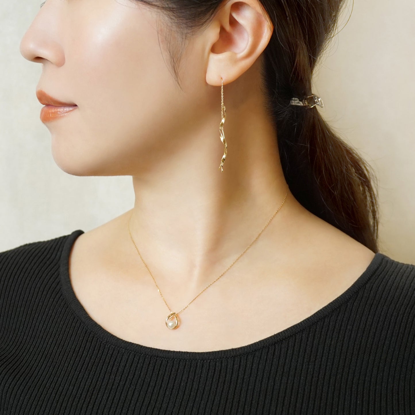 18K/10K Twisted Ribbon Long Threader Earrings (Yellow Gold) - Model Image