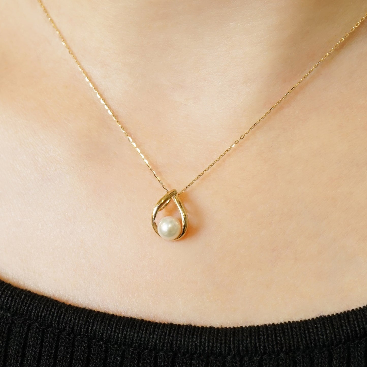 10K Dew Drop Design Akoya Pearl Necklace (Yellow Gold) - Model Image