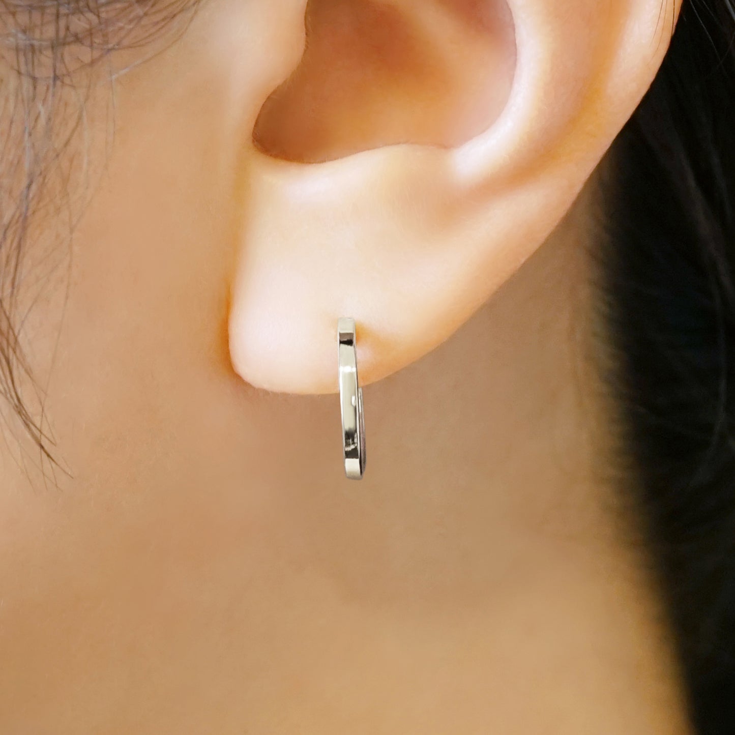 14K/10K Simple Hoop Earrings (White Gold) - Model Image