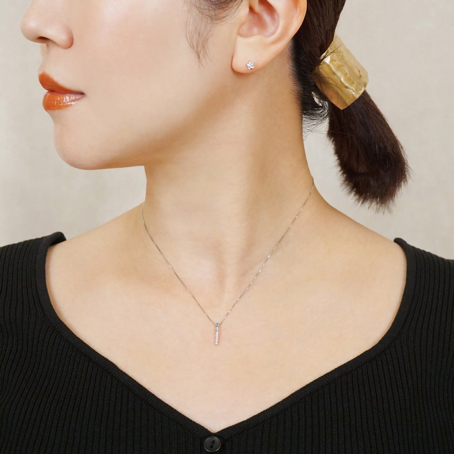 Platinum Diamond Gradation Long Bar Necklace - Model Image