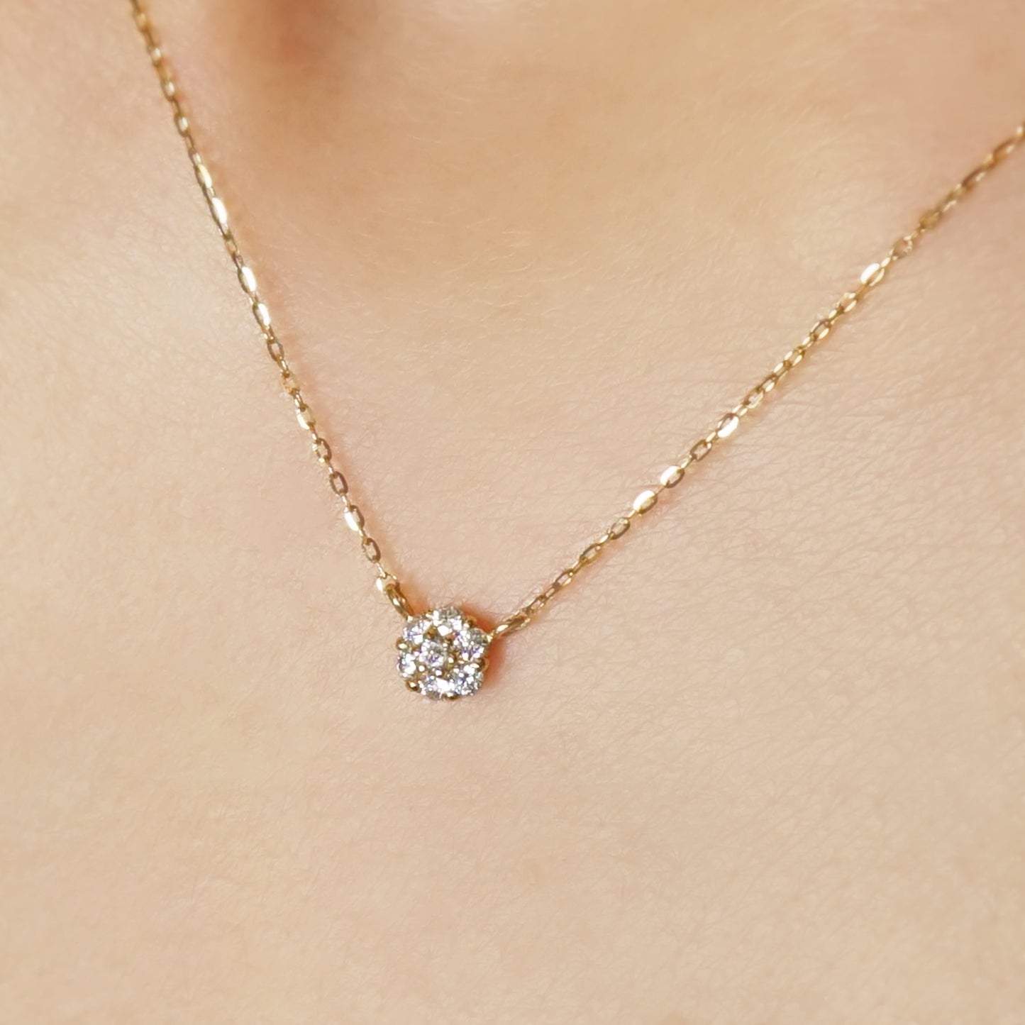 18K Diamond Flower Pave Necklace M (Yellow Gold) - Model Image