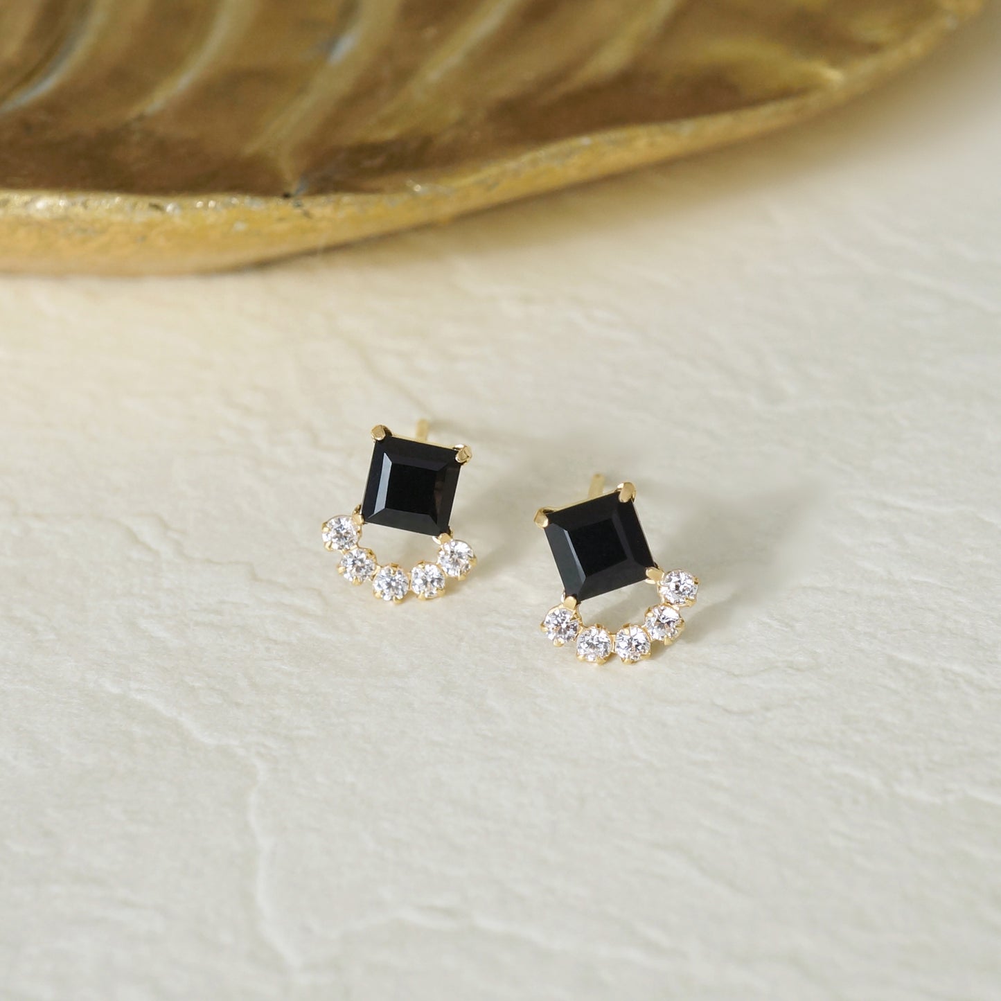 18K / 10K Yellow Gold Onyx Small Earrings - Product Image