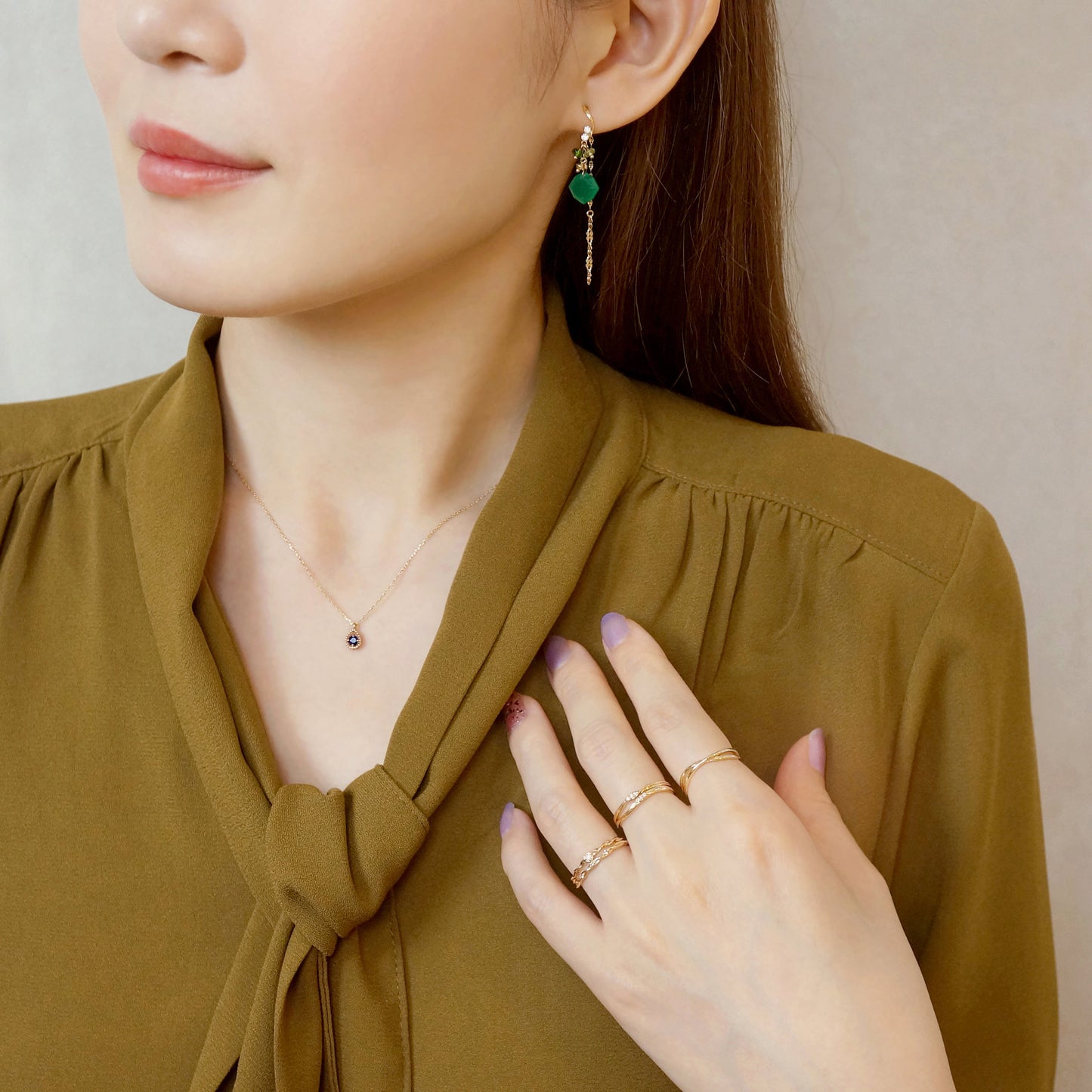 10K Yellow Gold Crossing Wave Ring - Model Image