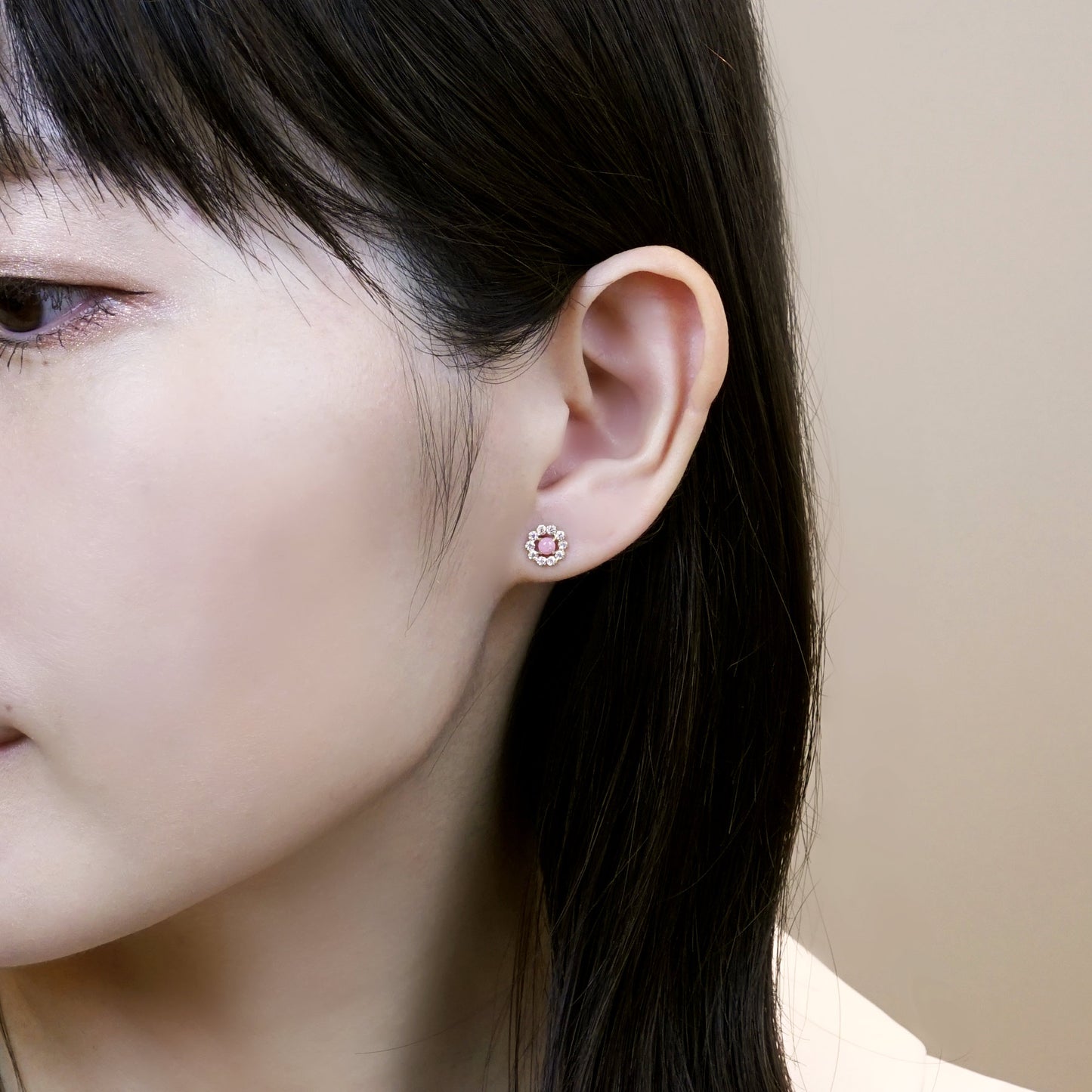 18K / 10K Yellow Gold Inca Rose Circle Earrings - Model Image