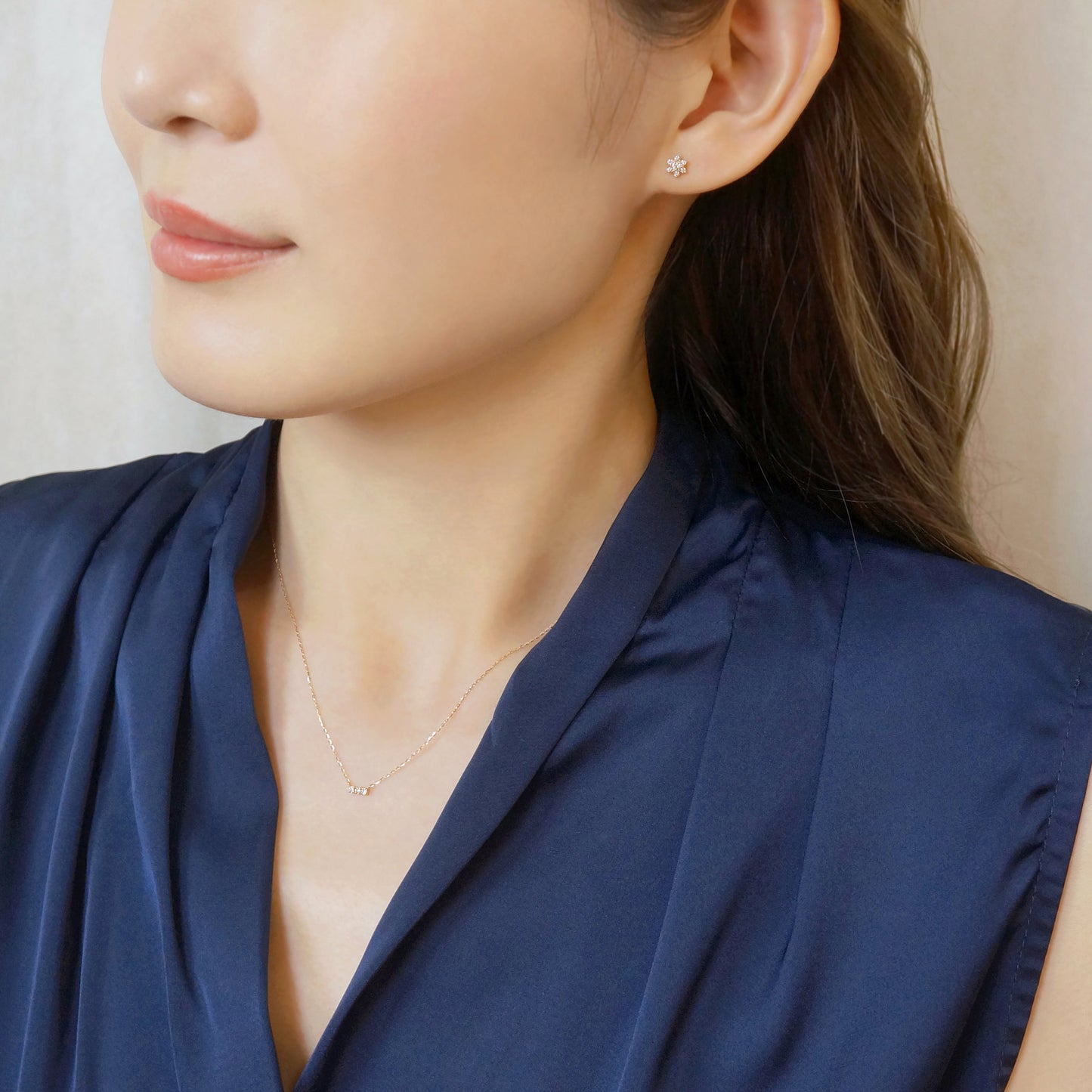 10K Yellow Gold Diamond 3-Stone Necklace - Model Image