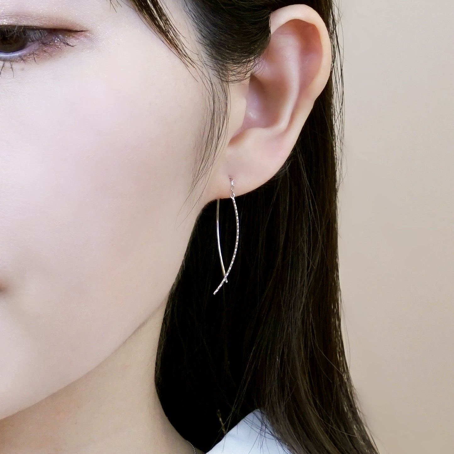 14K / 10K White Gold Fine Line Threader Earrings - Model Image