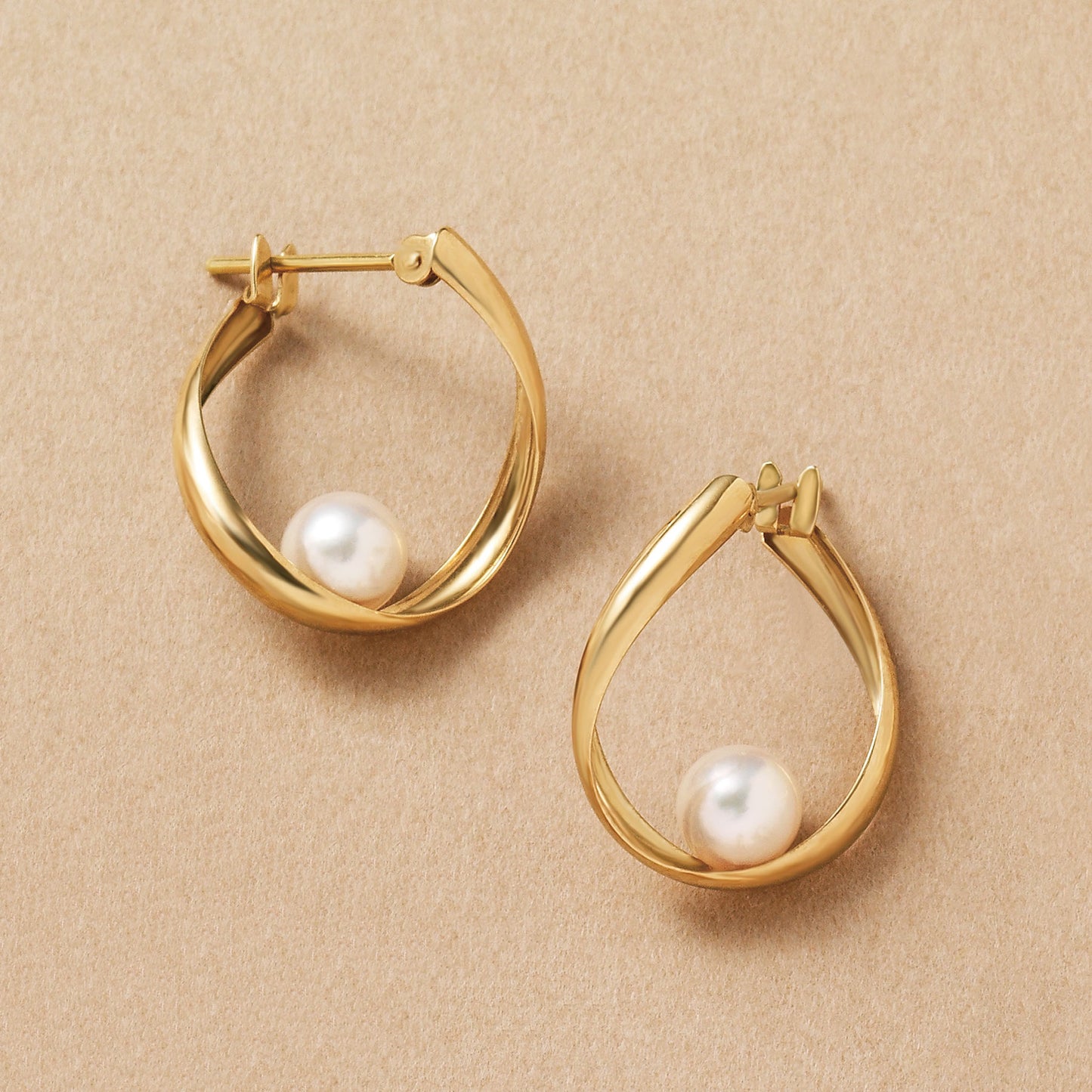 18K / 10K Yellow Gold Twisted Hoop Pearl Earrings Small - Product Image