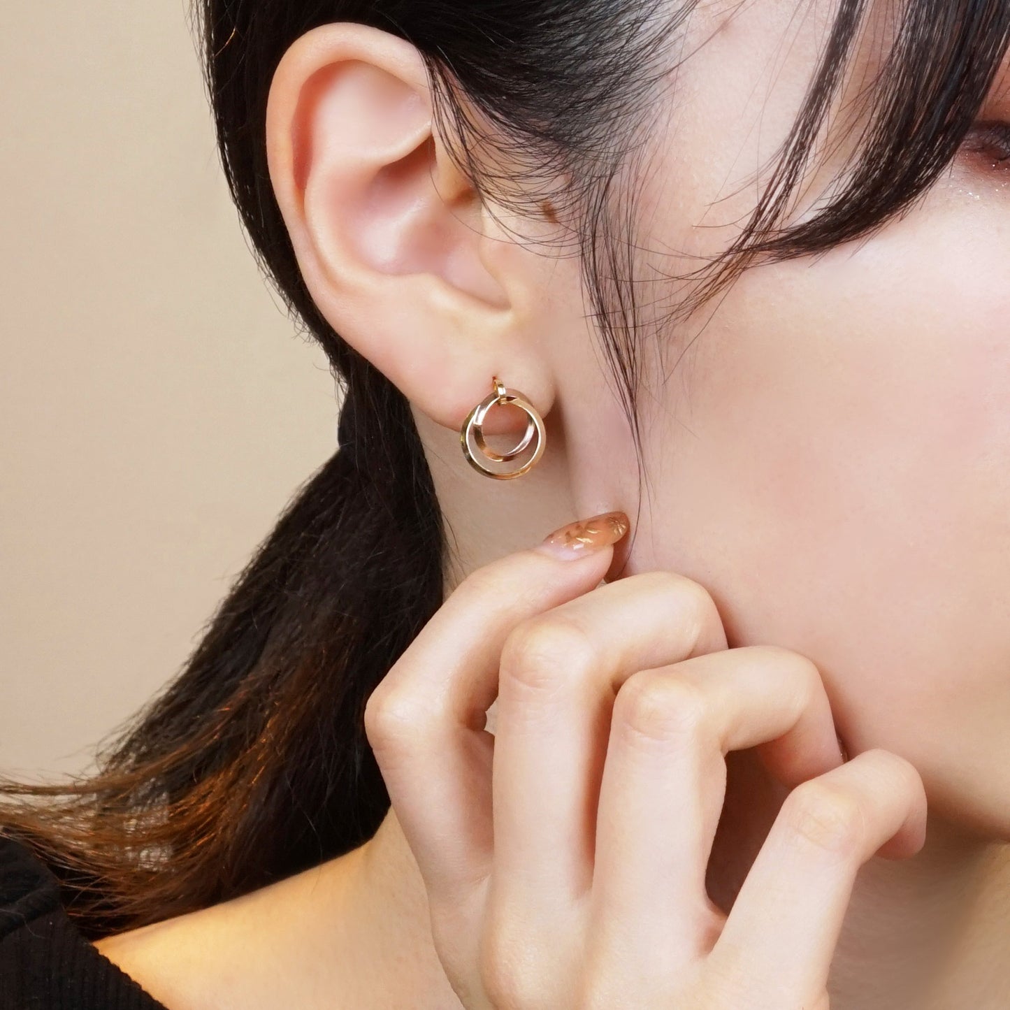 18K/10K Gold Tripartite Circle Earrings (Yellow Gold / Rose Gold) - Model Image