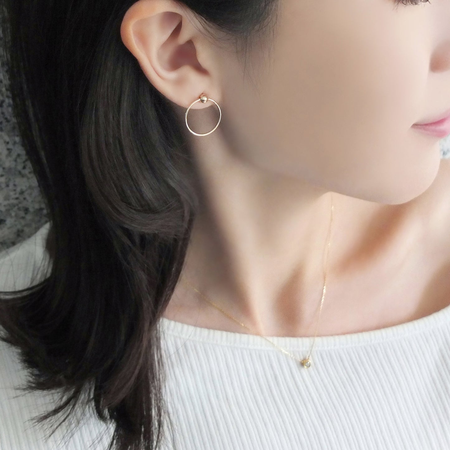 18K / 10K Yellow Gold Circle Earrings - Model Image