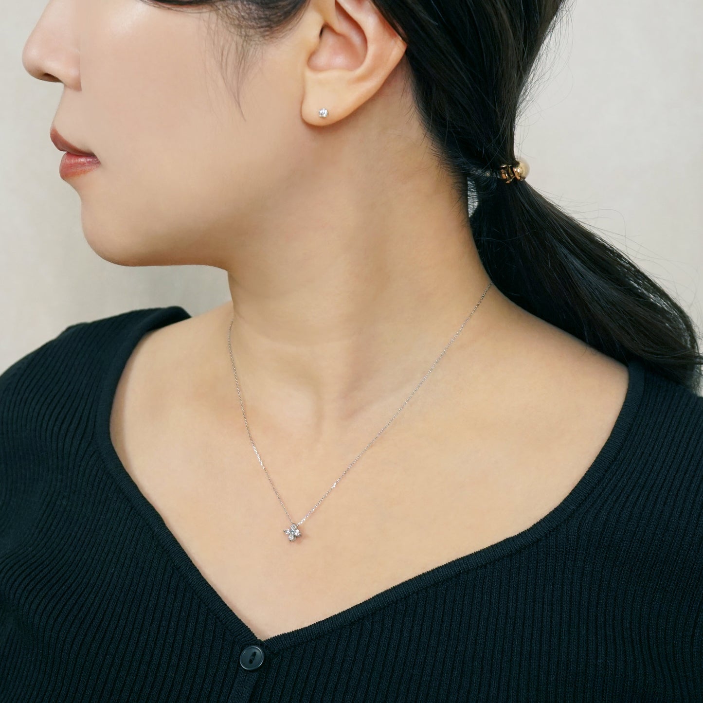 Platinum Diamond Flower Necklace (L) - Model Image