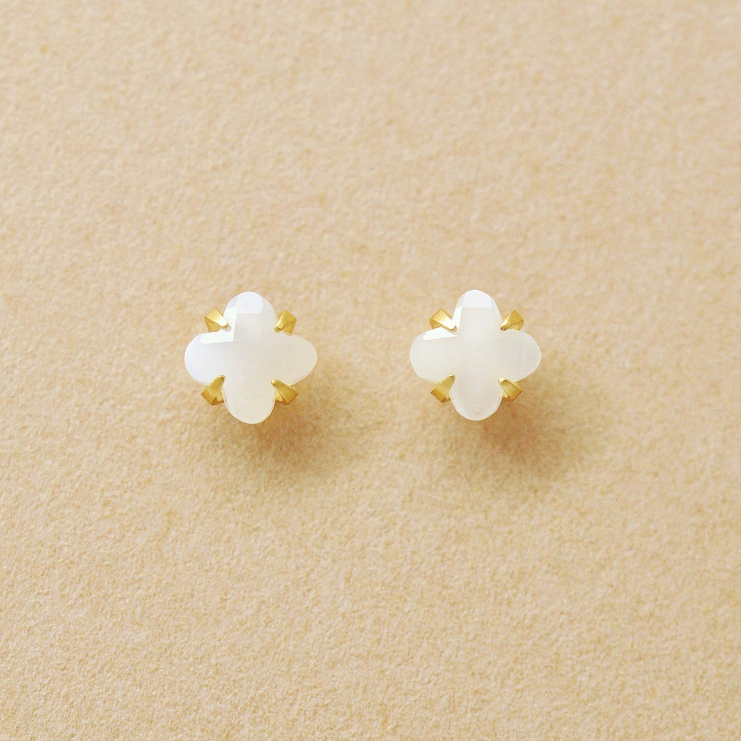 [Second Earrings] 18K Lily Cut Moonstone Earrings (Yellow Gold) - Product Image