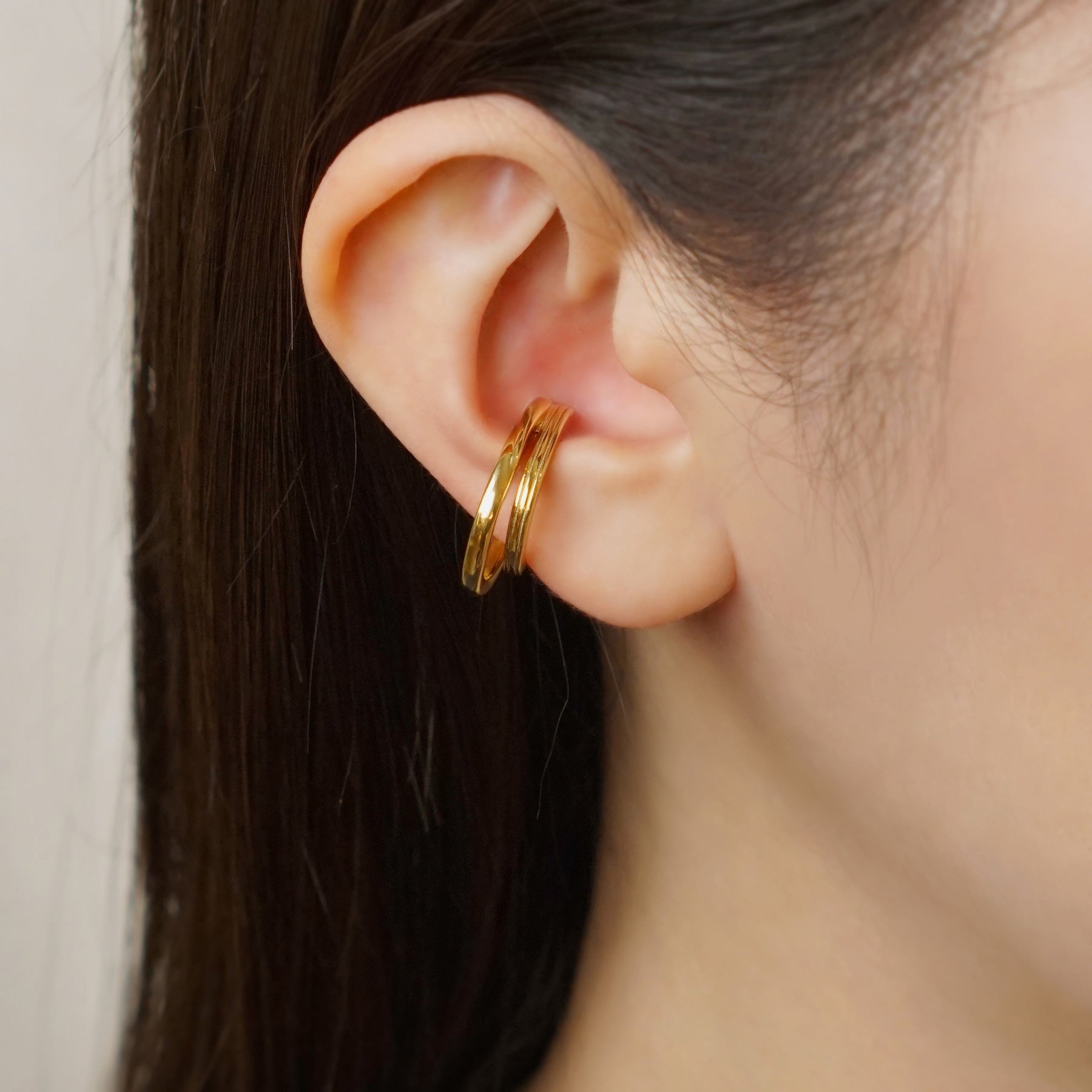 925 Sterling Silver Ear Cuff with Double Groove Twist - Model Image