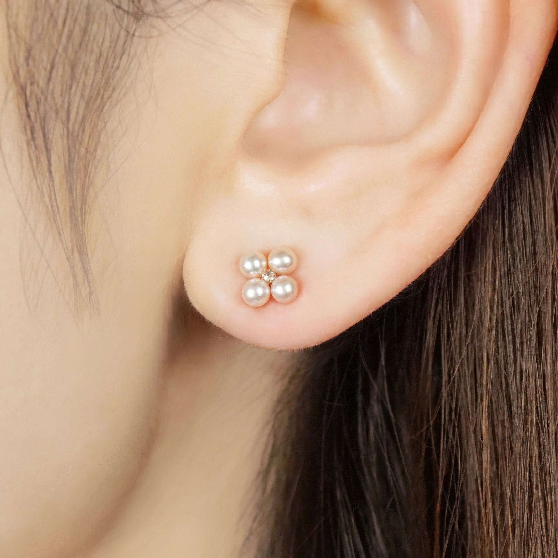 18K/10K Pink Freshwater Pearl Clover Earrings (Rose Gold) - Model Image