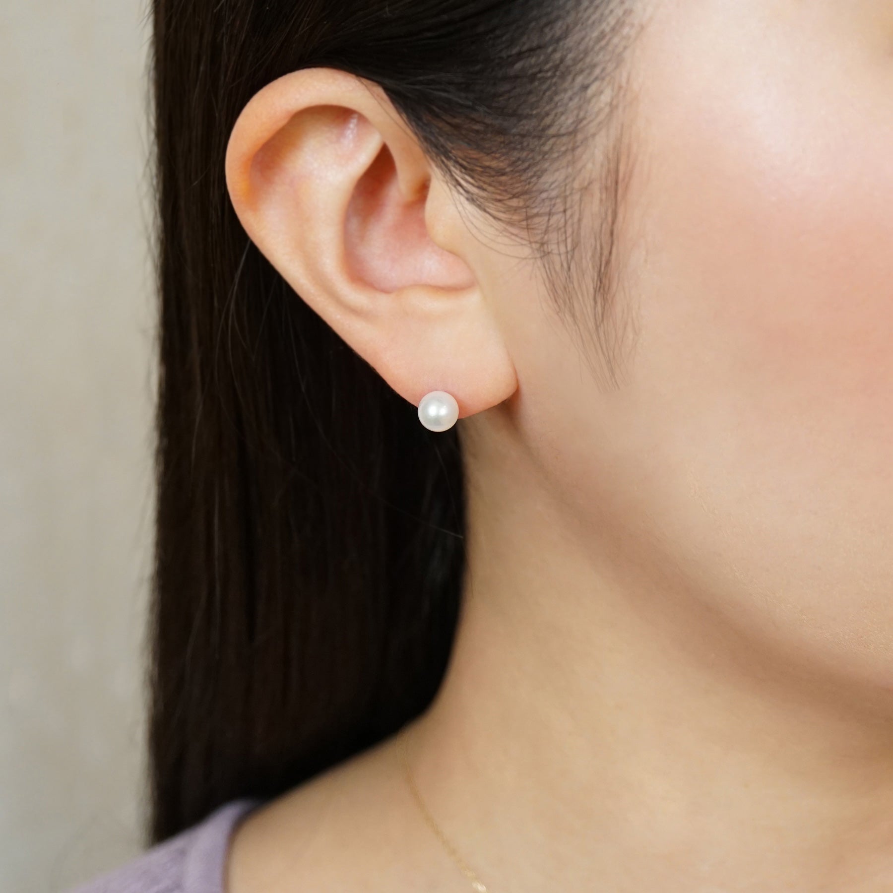 18K Freshwater Pearl Stud Earrings [6mm] (Yellow Gold) - Model Image