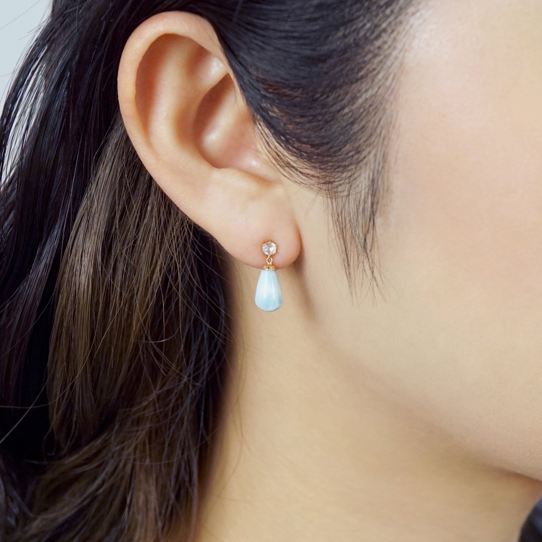 18K/10K 2Way Larimar Swinging Earrings [Oasis] (Yellow Gold) - Model Image