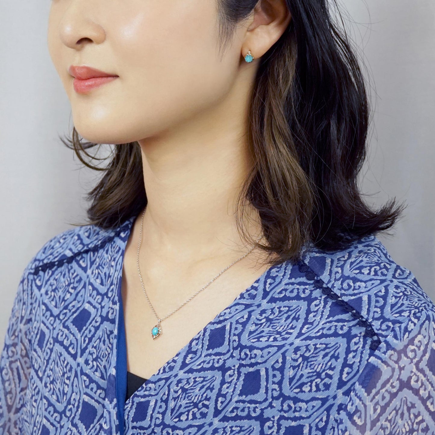 18K/10K Refined Turquoise x White Quartz Earrings [Blue Mosque] (Yellow Gold) - Model Image