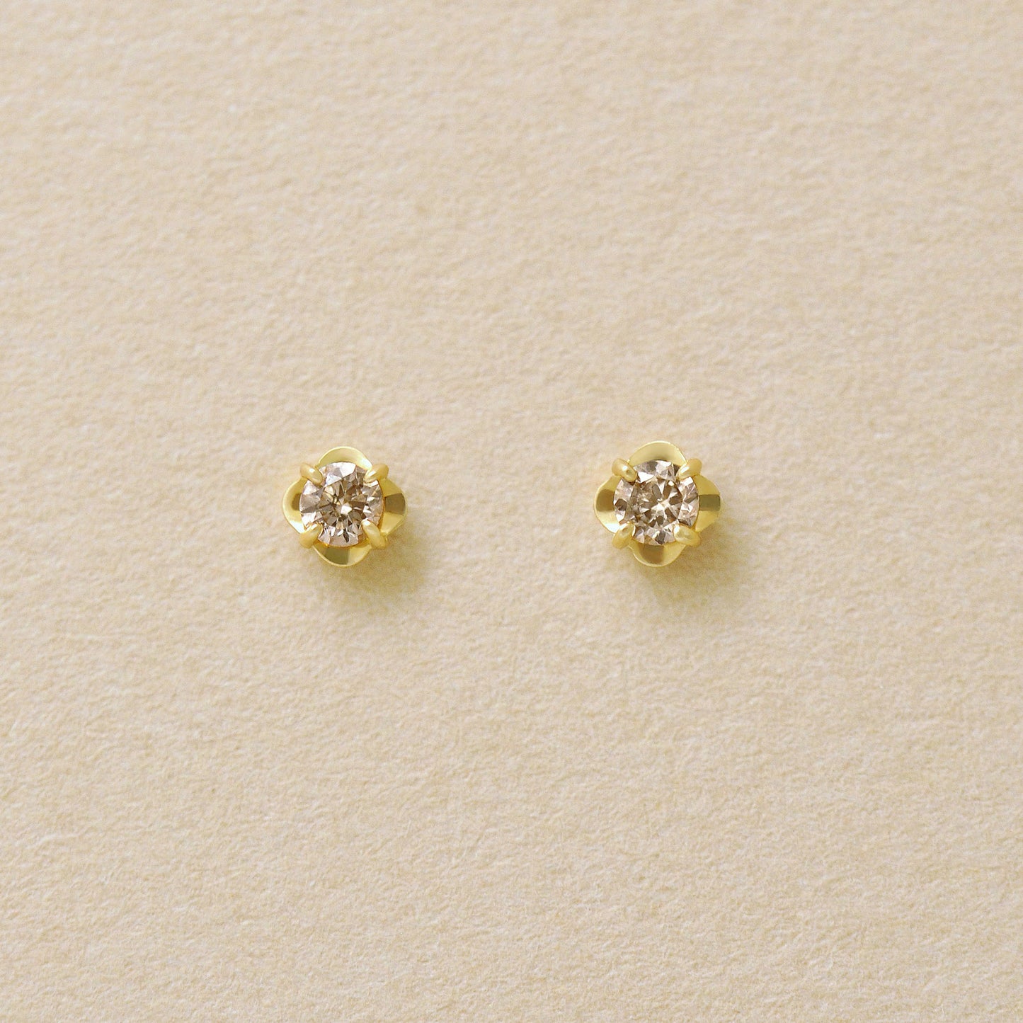 [Second Earrings] 18K Brown Diamond Earrings 0.08ct (Yellow Gold) - Product Image