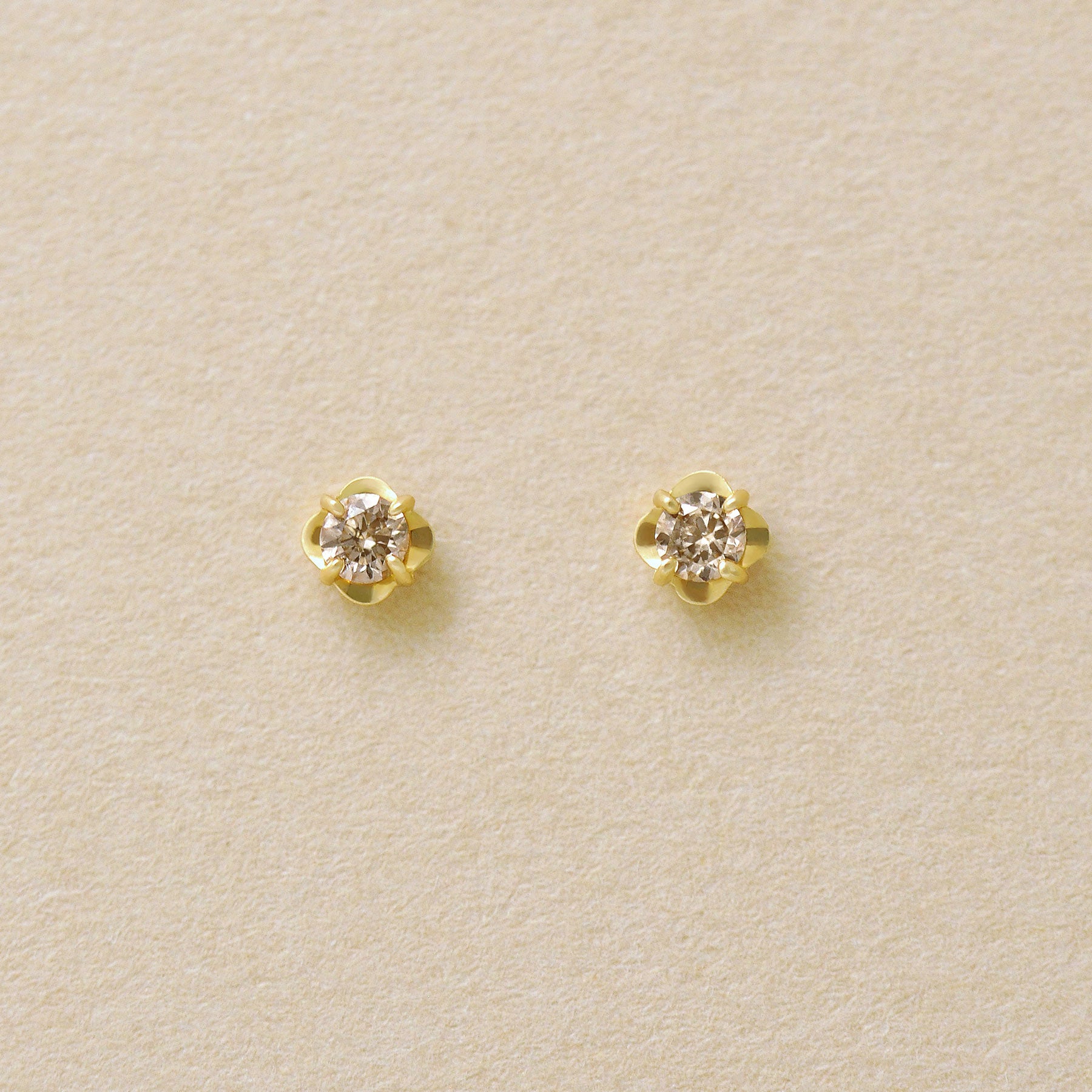 [Second Earrings] 18K Brown Diamond Earrings 0.08ct (Yellow Gold) - Product Image