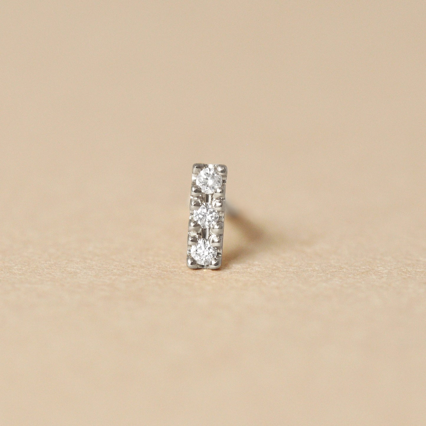 [Solo Earring] [Second Earrings] Platinum 3-Stone Diamond Single Earring - Product Image