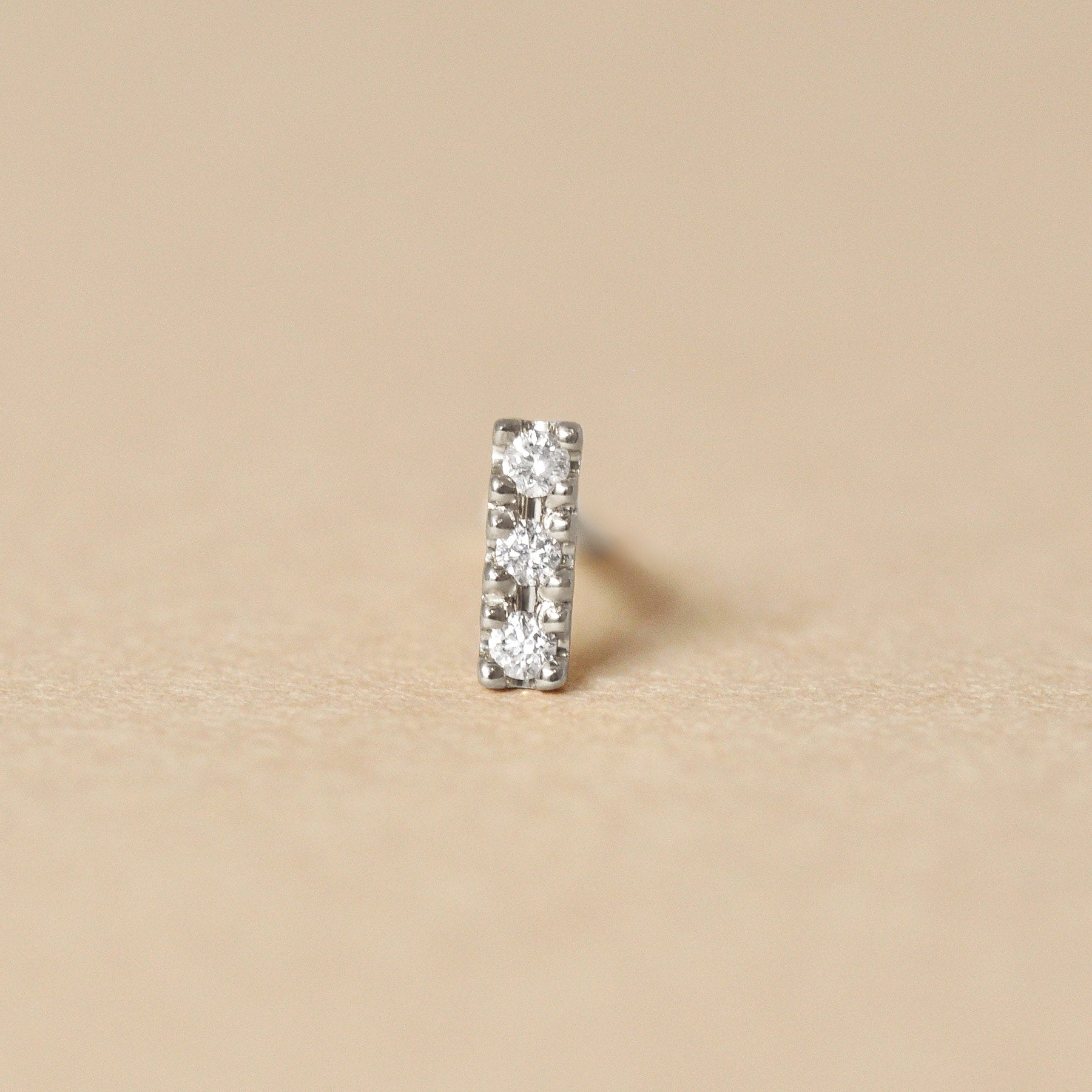 [Solo Earring] [Second Earrings] Platinum 3-Stone Diamond Single Earring - Product Image