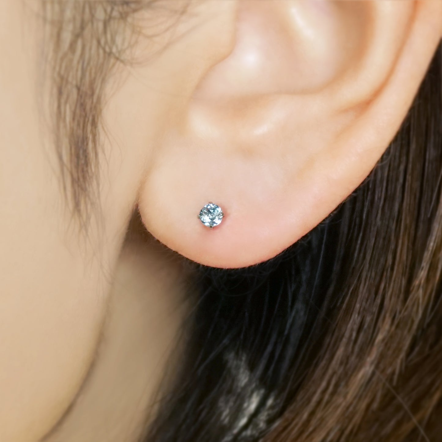 [Second Earrings] Platinum Santa Maria Aquamarine Earrings - Model Image