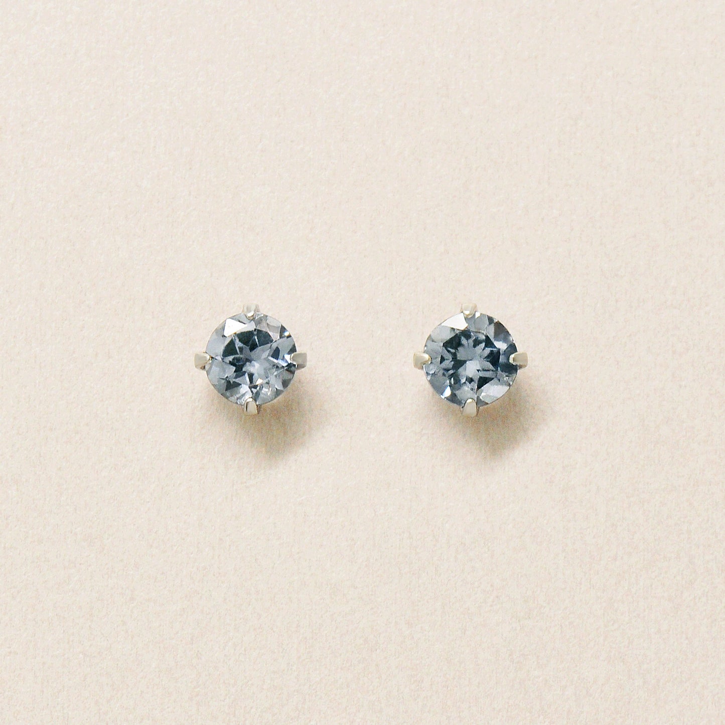[Second Earrings] Platinum Grey Spinel Earrings - Product Image