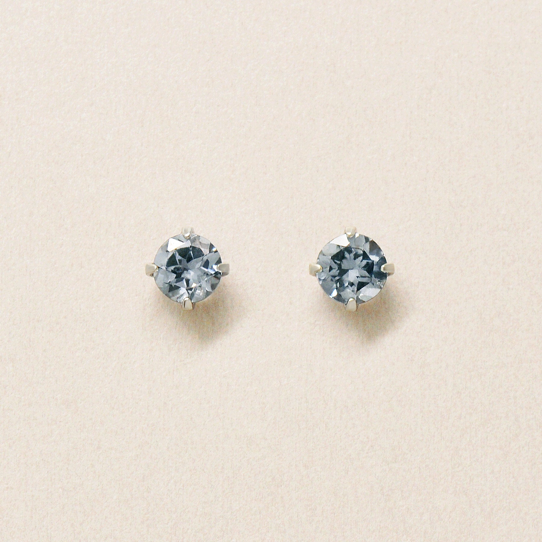 [Second Earrings] Platinum Grey Spinel Earrings - Product Image