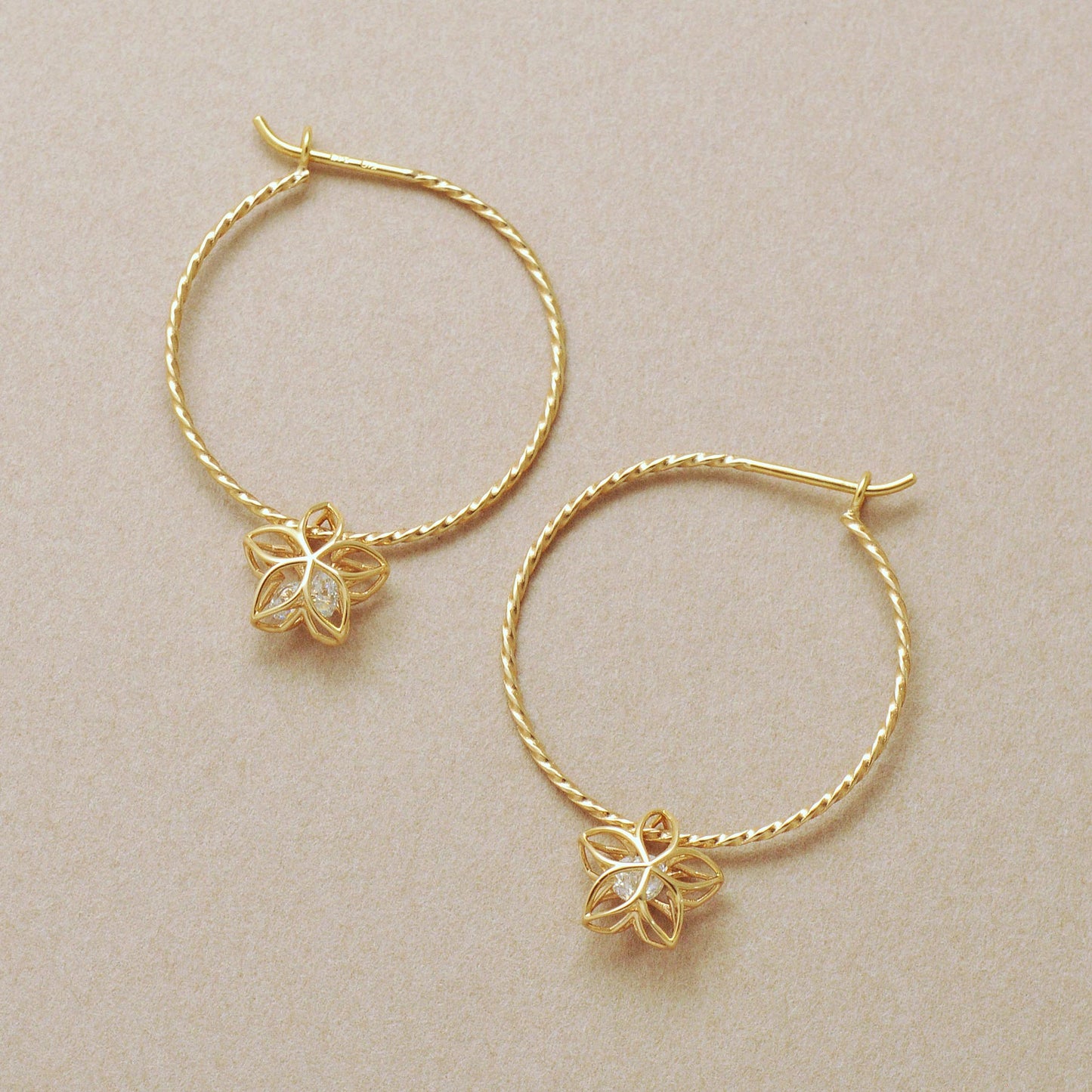 [Pannier] 18K/10K Star Flower Earrings (Yellow Gold) - Product Image