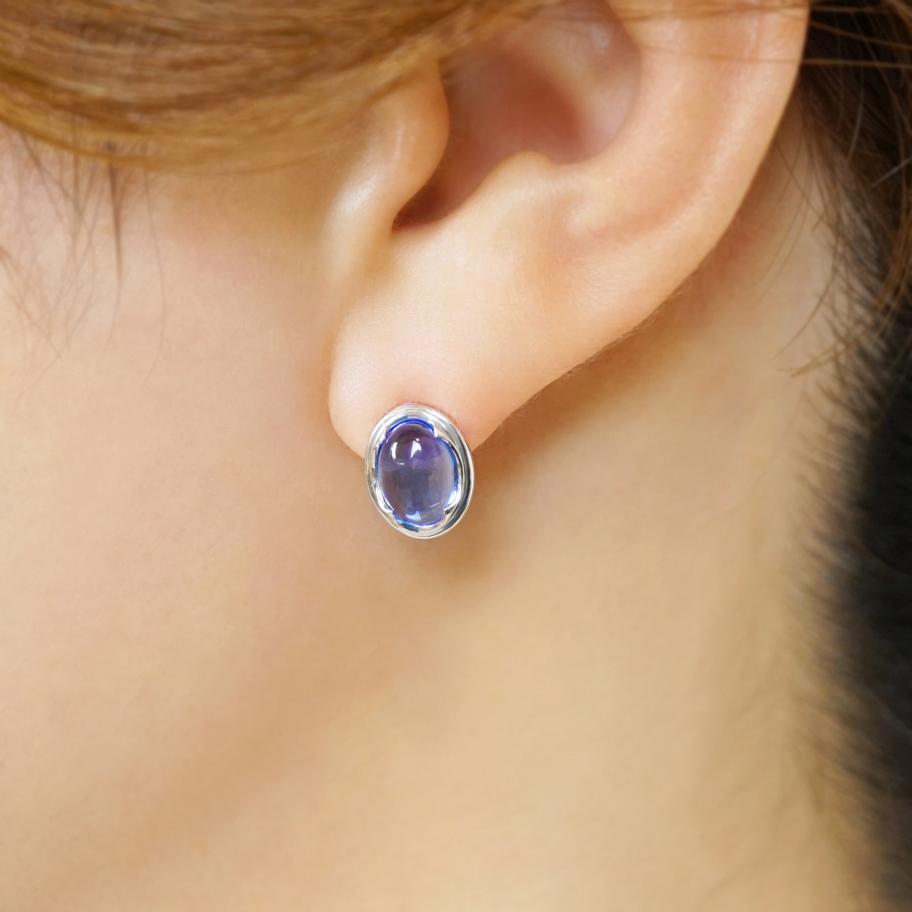 10K / 925 Sterling Silver Blue Quartz Earrings [Fragrance] - Model Image