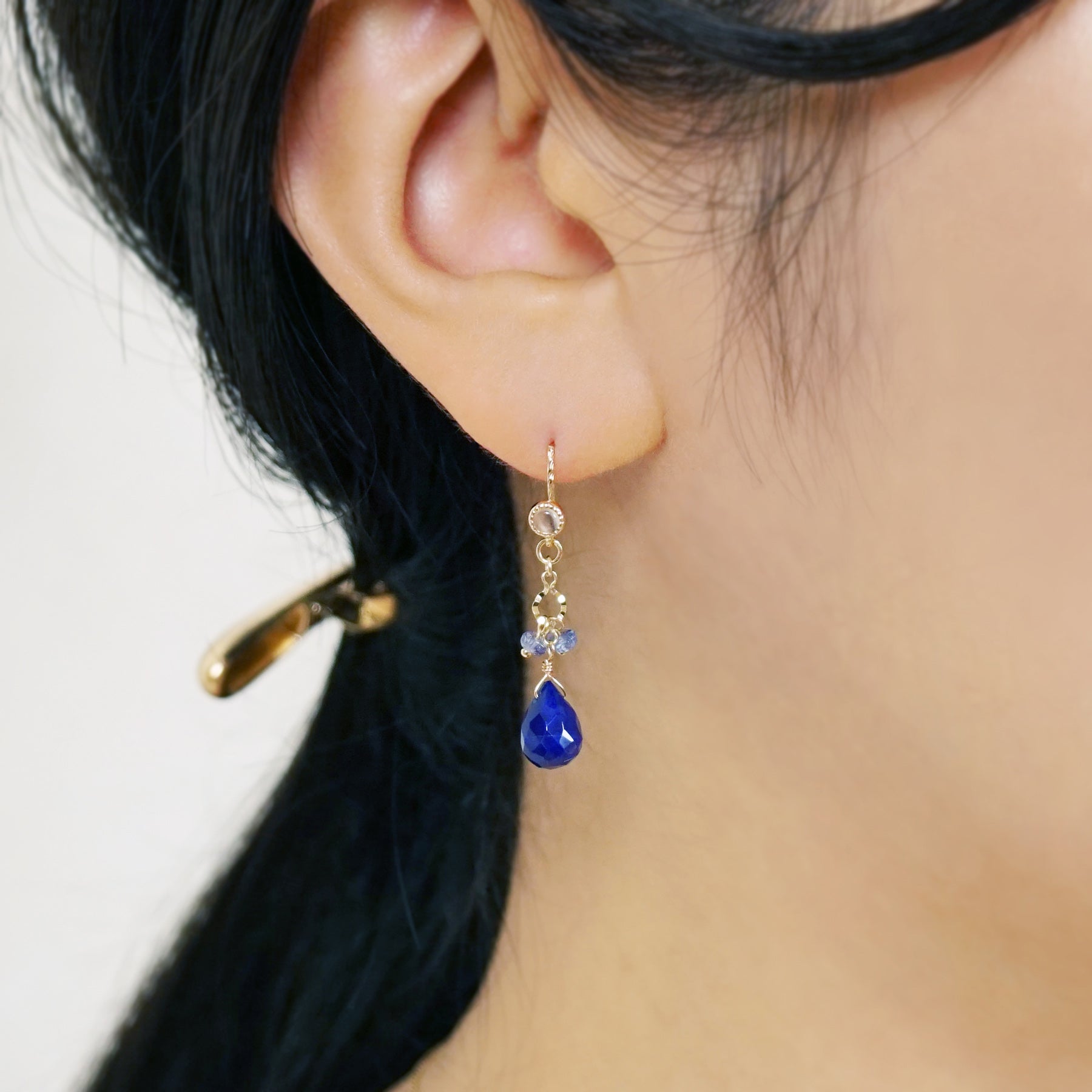[Palette] 10K Lapis Lazuli Drop Charms (Yellow Gold) - Model Image