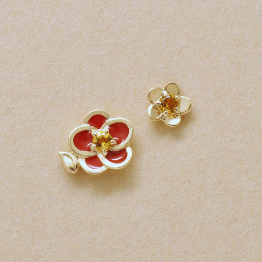[Birth Flower Jewelry] November - Camellia Earrings (18K/10K Yellow Gold) - Product Image