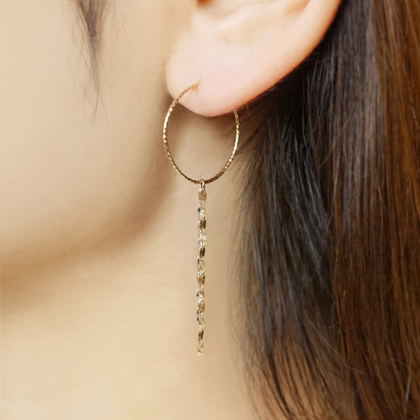 [Palette] 10K Bicolor Chain Charms (Yellow Gold / White Gold) - Model Image