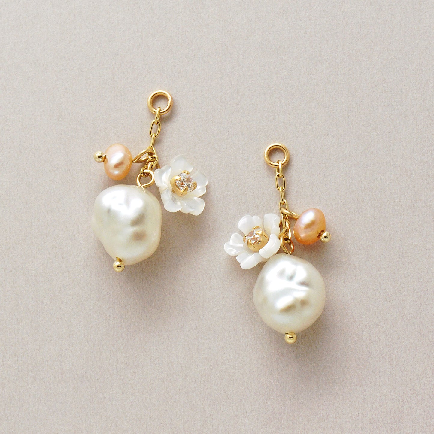 [Palette] 10K White Shell Flower Baroque Charms (Yellow Gold) - Product Image