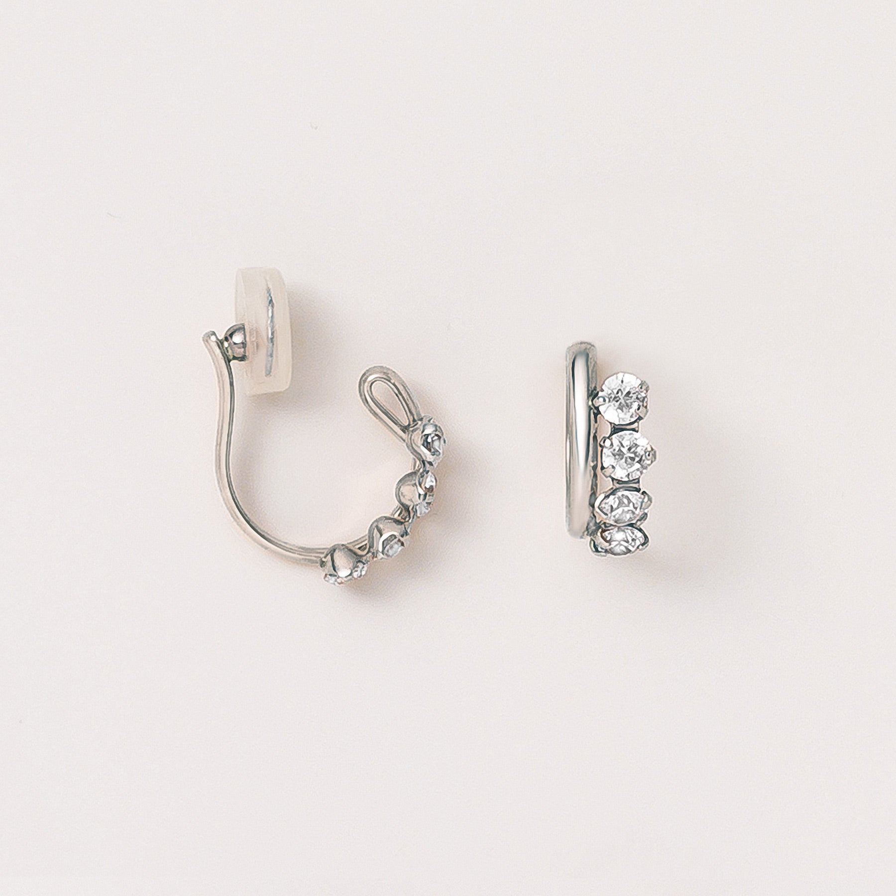[Airy Clip-On Earrings] 4-Stone Glittering Circle Earrings (10K White Gold) - Product Image
