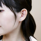 [Airy Clip-On Earrings] 4-Stone Glittering Circle Earrings (10K White Gold) - Model Image