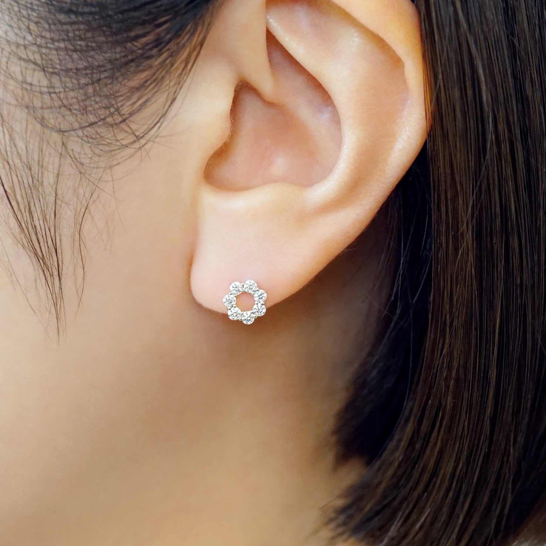 14K/10K Moissanite Circle Flower Earrings (White Gold) - Model Image