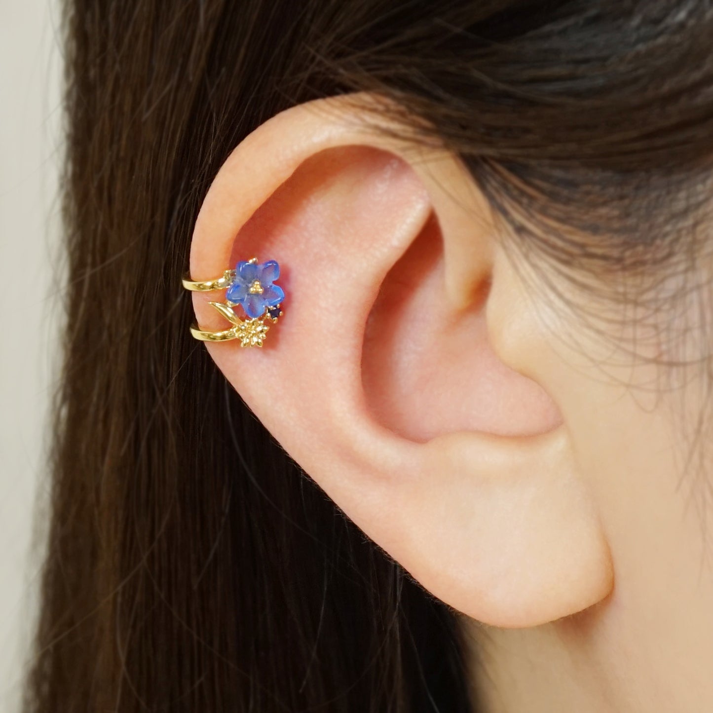 [Birth Flower Jewelry] September - Gentian Ear Cuff - Model Image