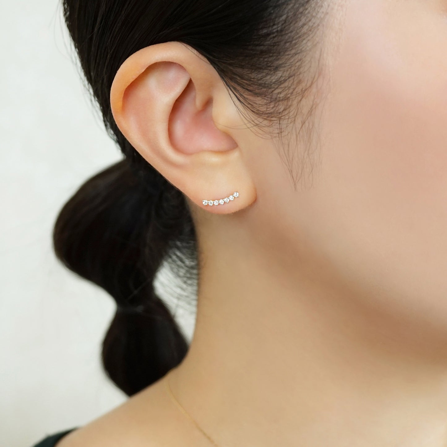 14K/10K Moissanite Meteor Lace Earrings (White Gold) - Model Image