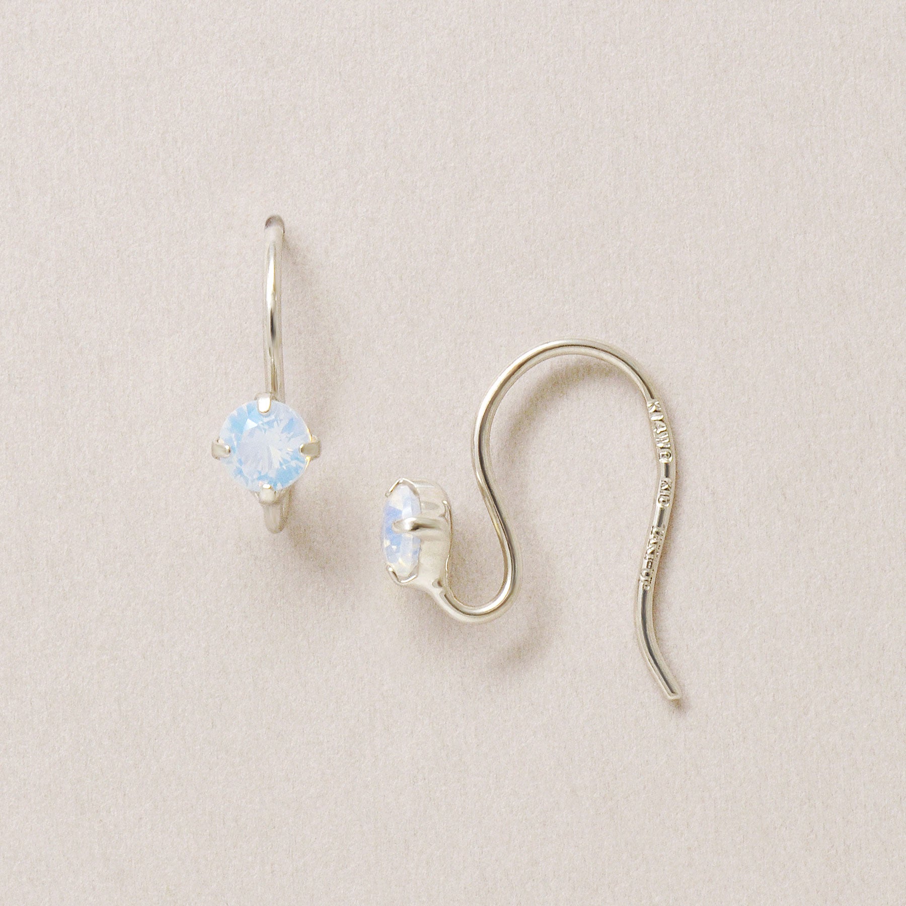 [Palette] 14K/10K Glass Opal Base Earrings (White Gold) - Product Image