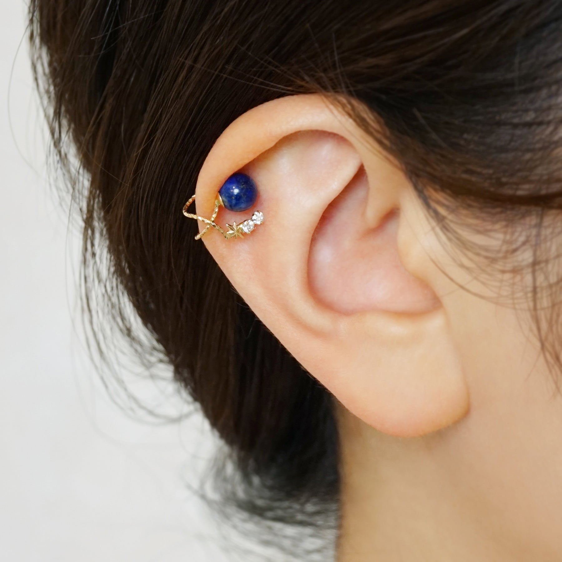 10K Lapis Lazuli Moissanite Ear Cuff [Planet] (Yellow Gold) - Model Image