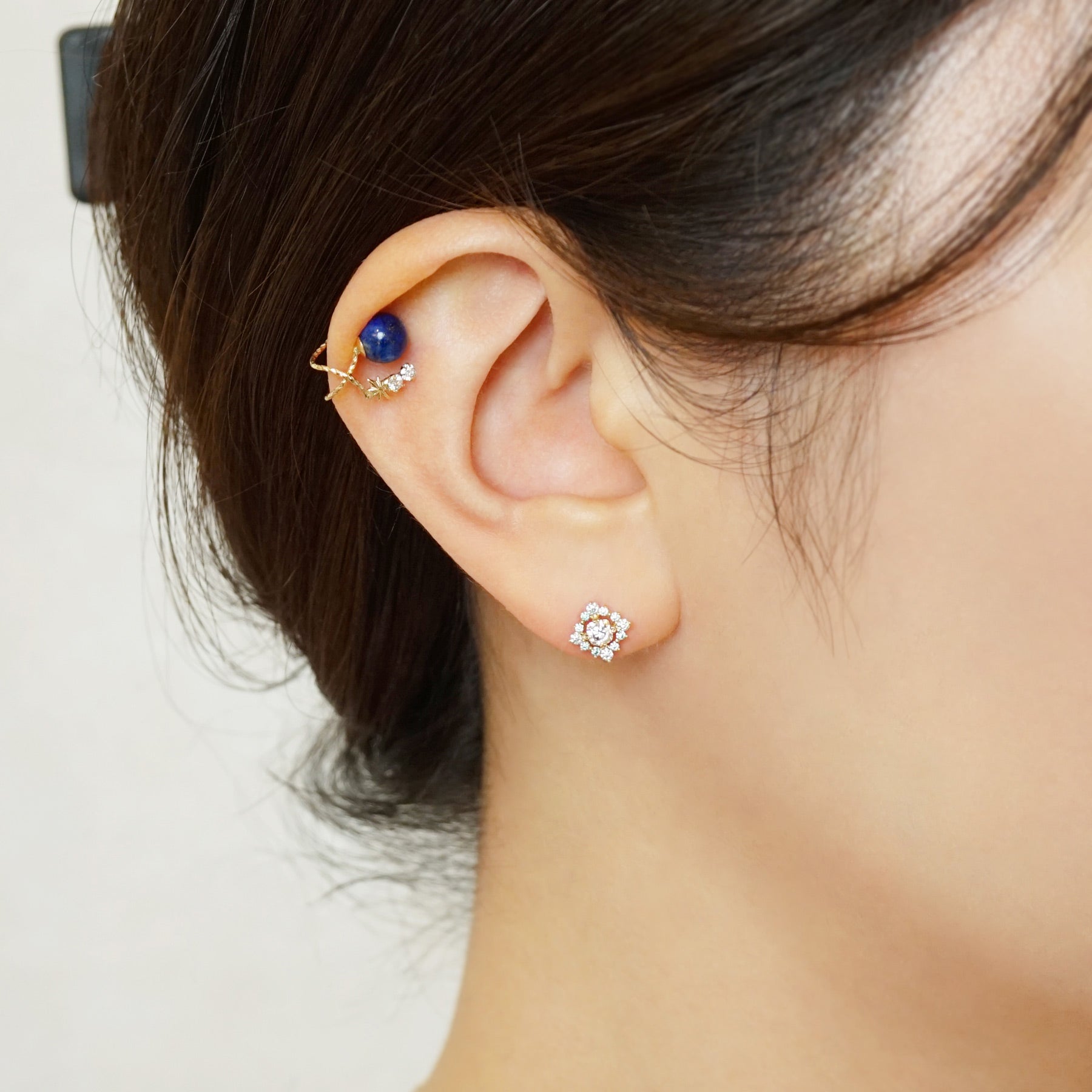 10K Lapis Lazuli Moissanite Ear Cuff [Planet] (Yellow Gold) - Model Image