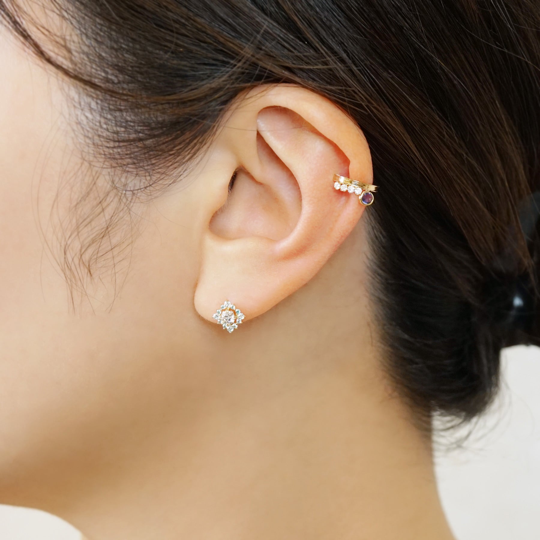 10K Iolite Moissanite Ear Cuff [Celestial Bodies] (Yellow Gold) - Model Image