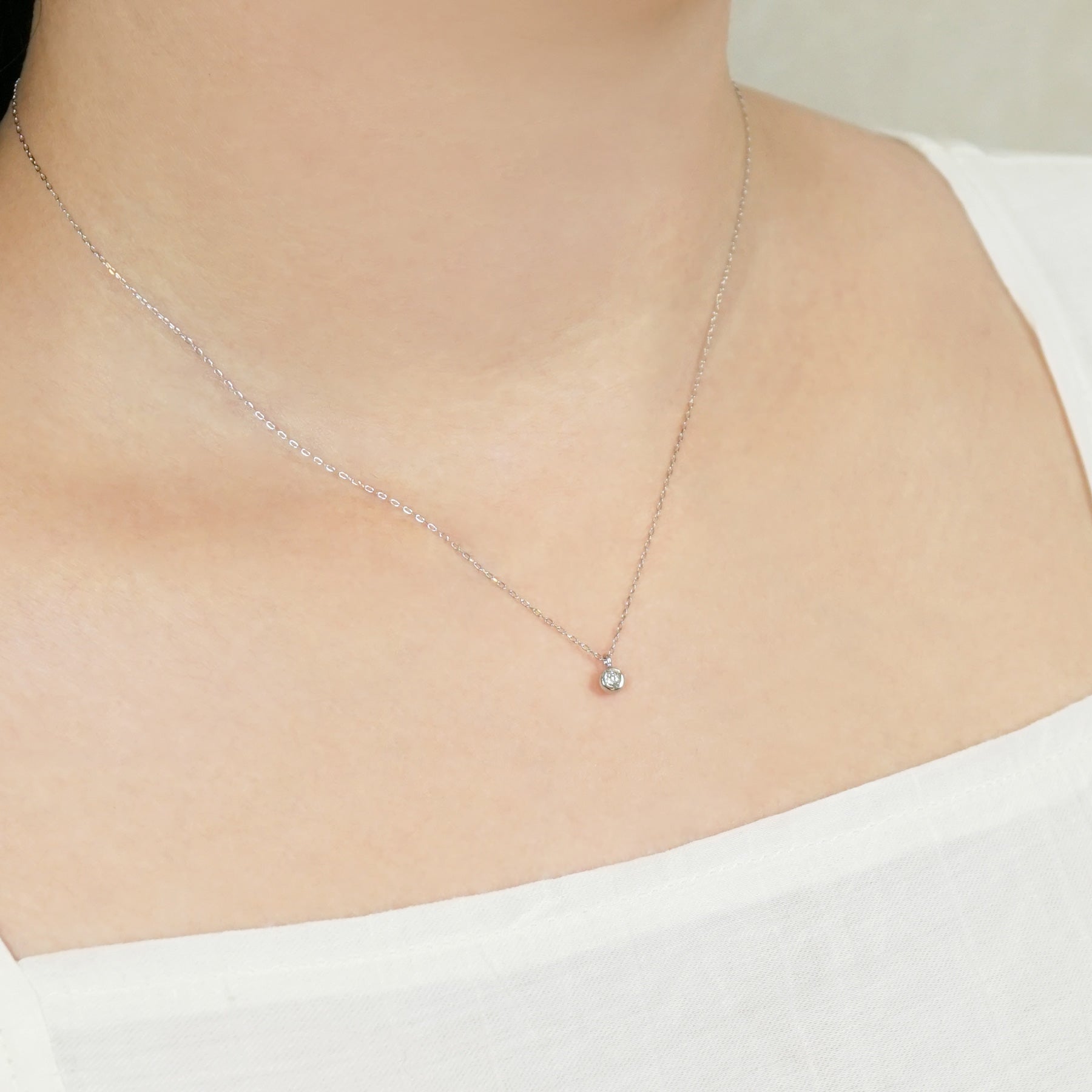 [Web Exclusive] 18K Diamond Solitaire Necklace (White Gold) - Model Image