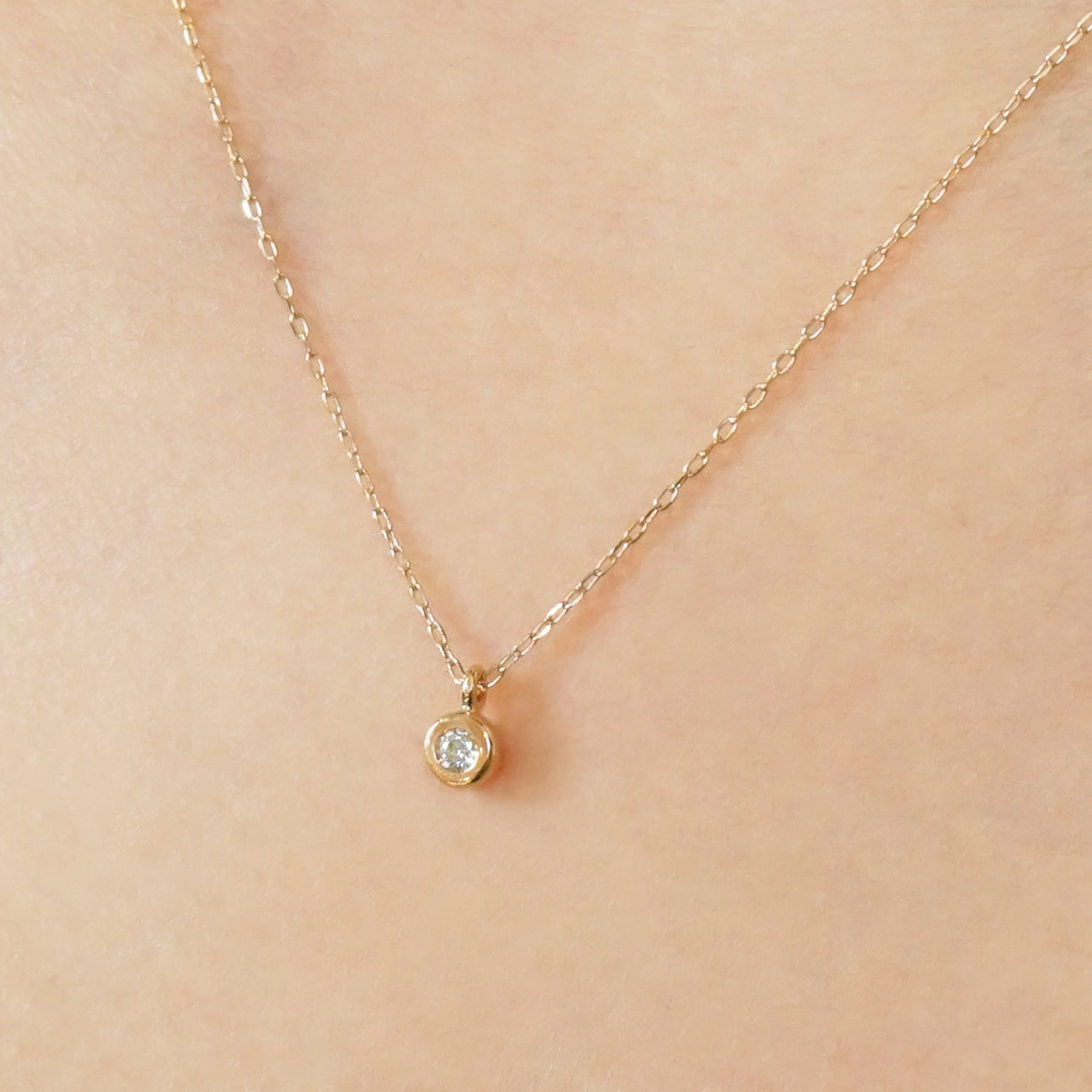[Web Exclusive] 18K Diamond Solitaire Necklace (Rose Gold) - Model Image