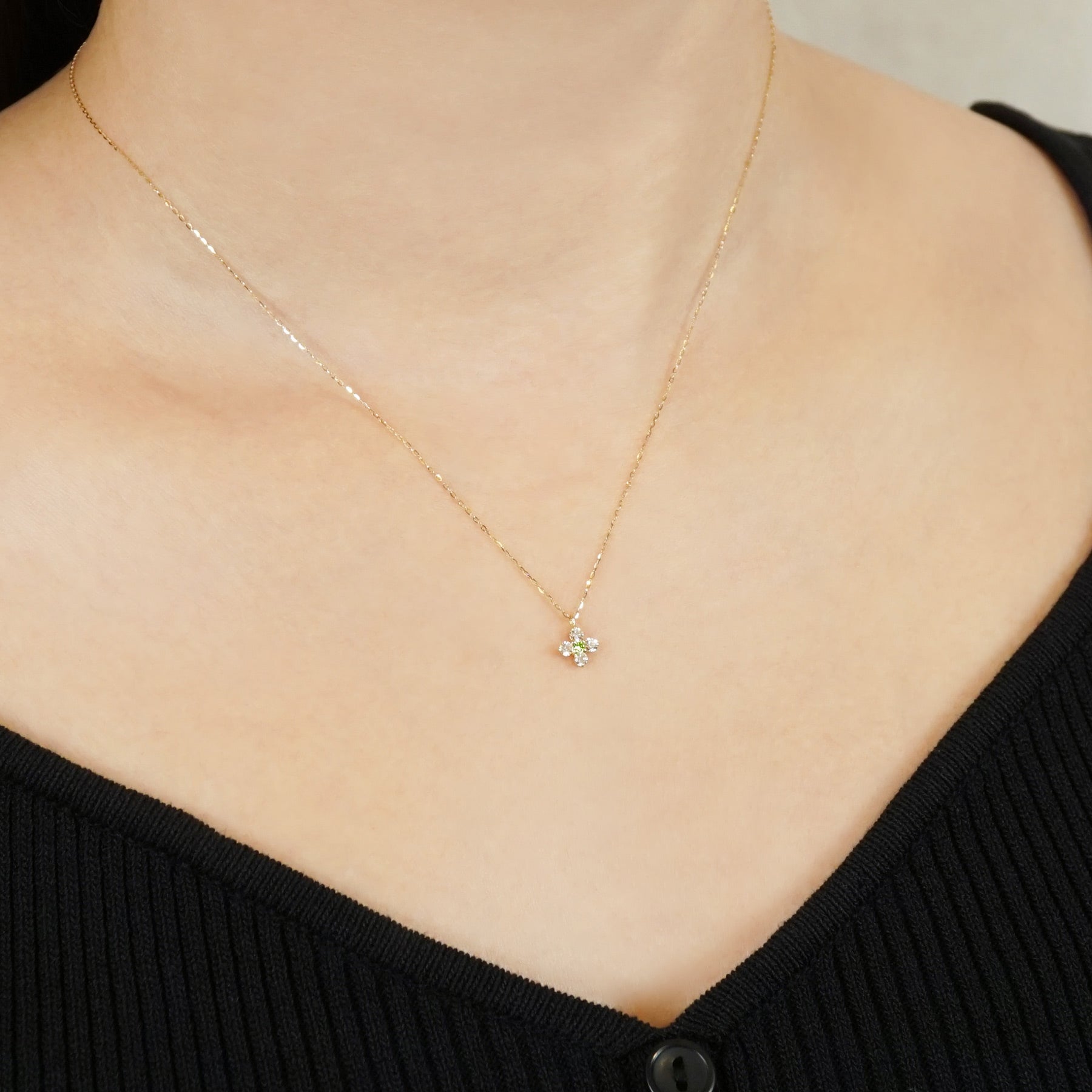 10K Diamond White Topaz Flower Necklace [Green] (Yellow Gold) - Model Image